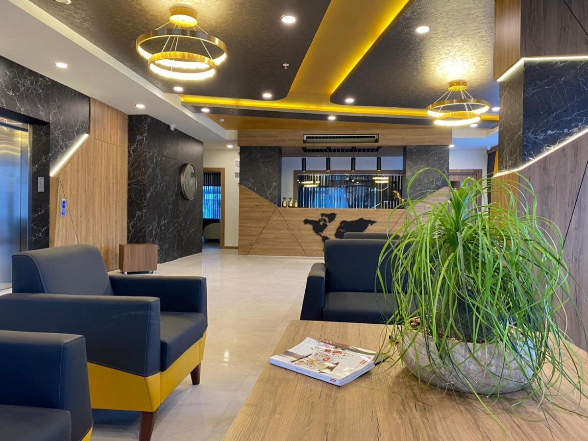 Aparthotel Golden World *
