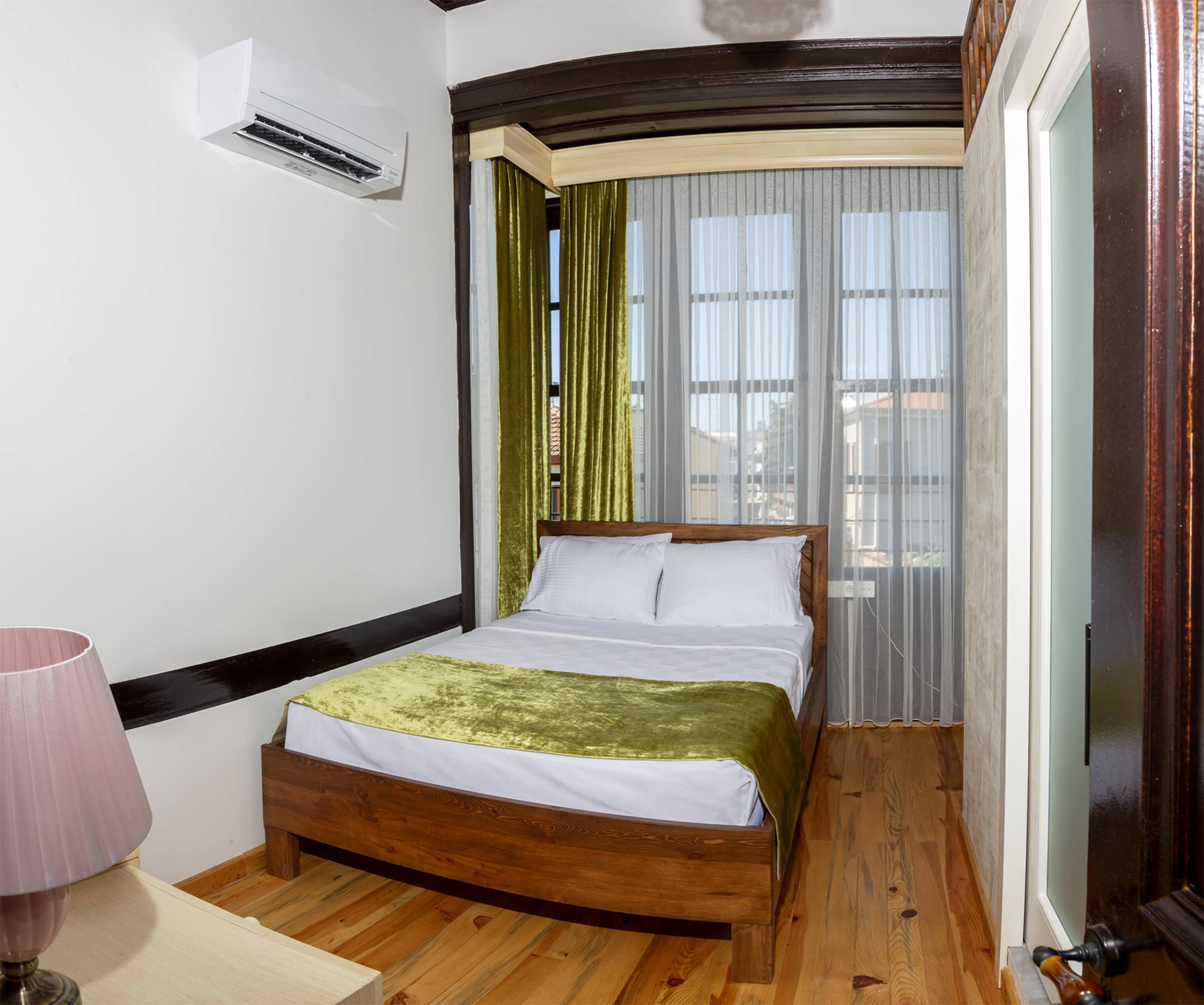Cedrus Hotel 2*