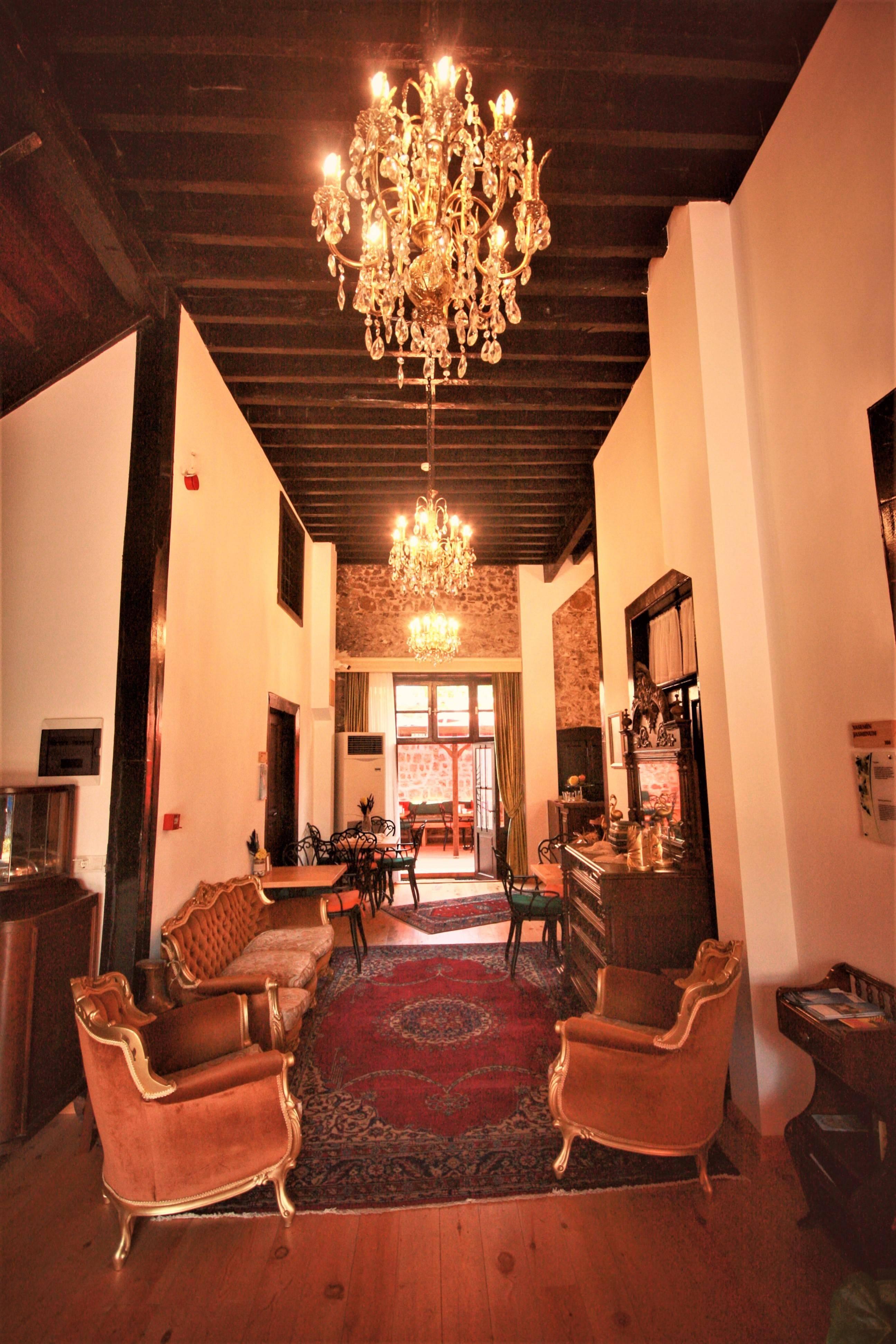 Cedrus Hotel 2*