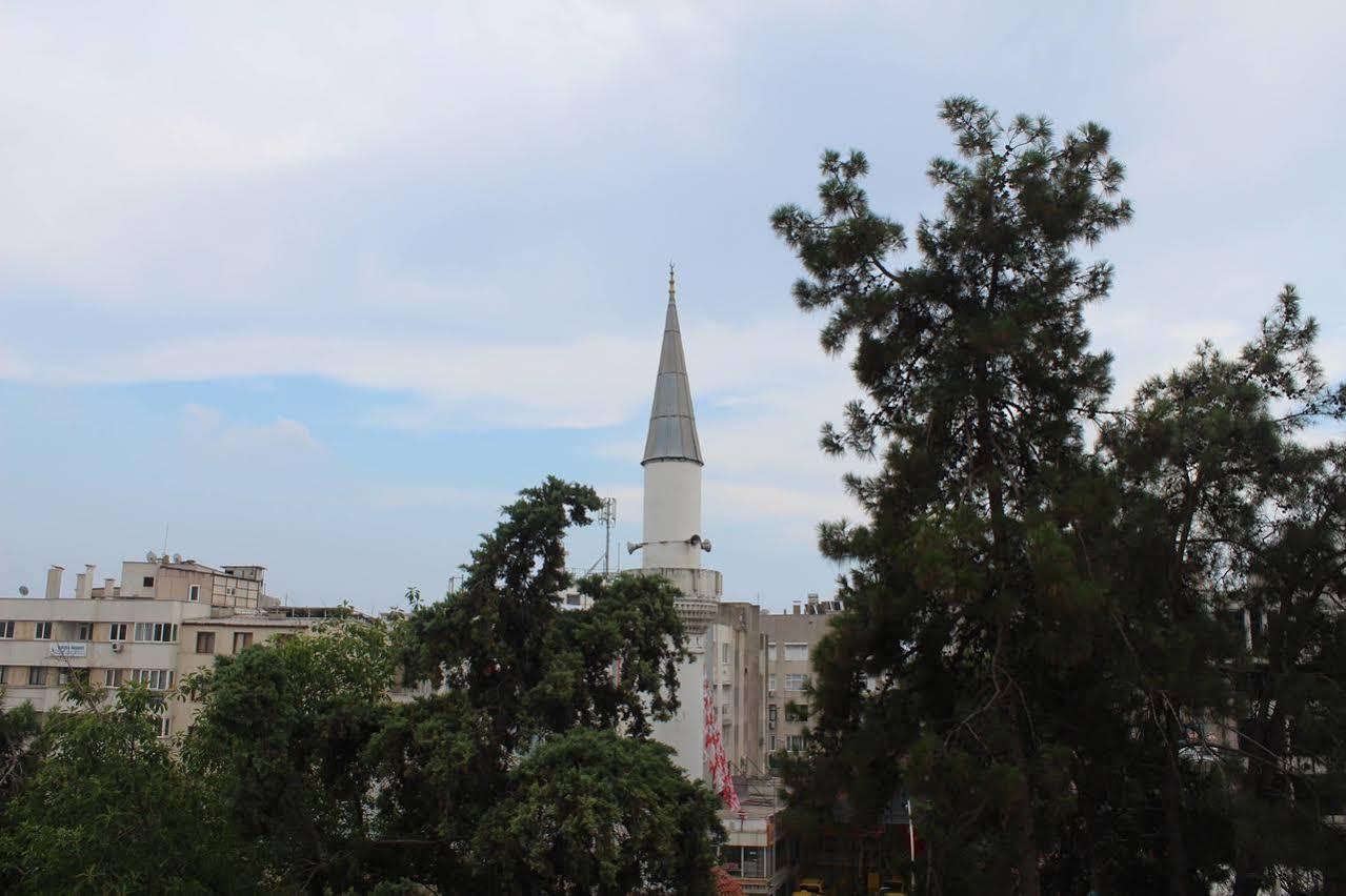 Gvar *