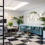 Akra V Hotel