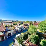 Old Town Famous Aparts