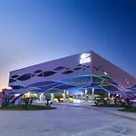 Far Life Hotel