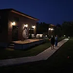 Orange Bungalow Evleri