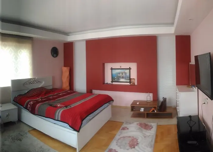 2033. Sokak