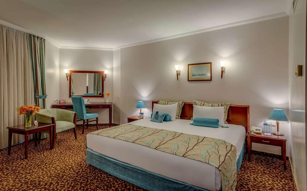 Hotel Western Khan