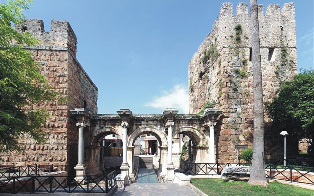 Hadrian Gate Otel Antalya
