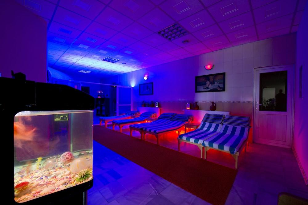 Hotel Lara World