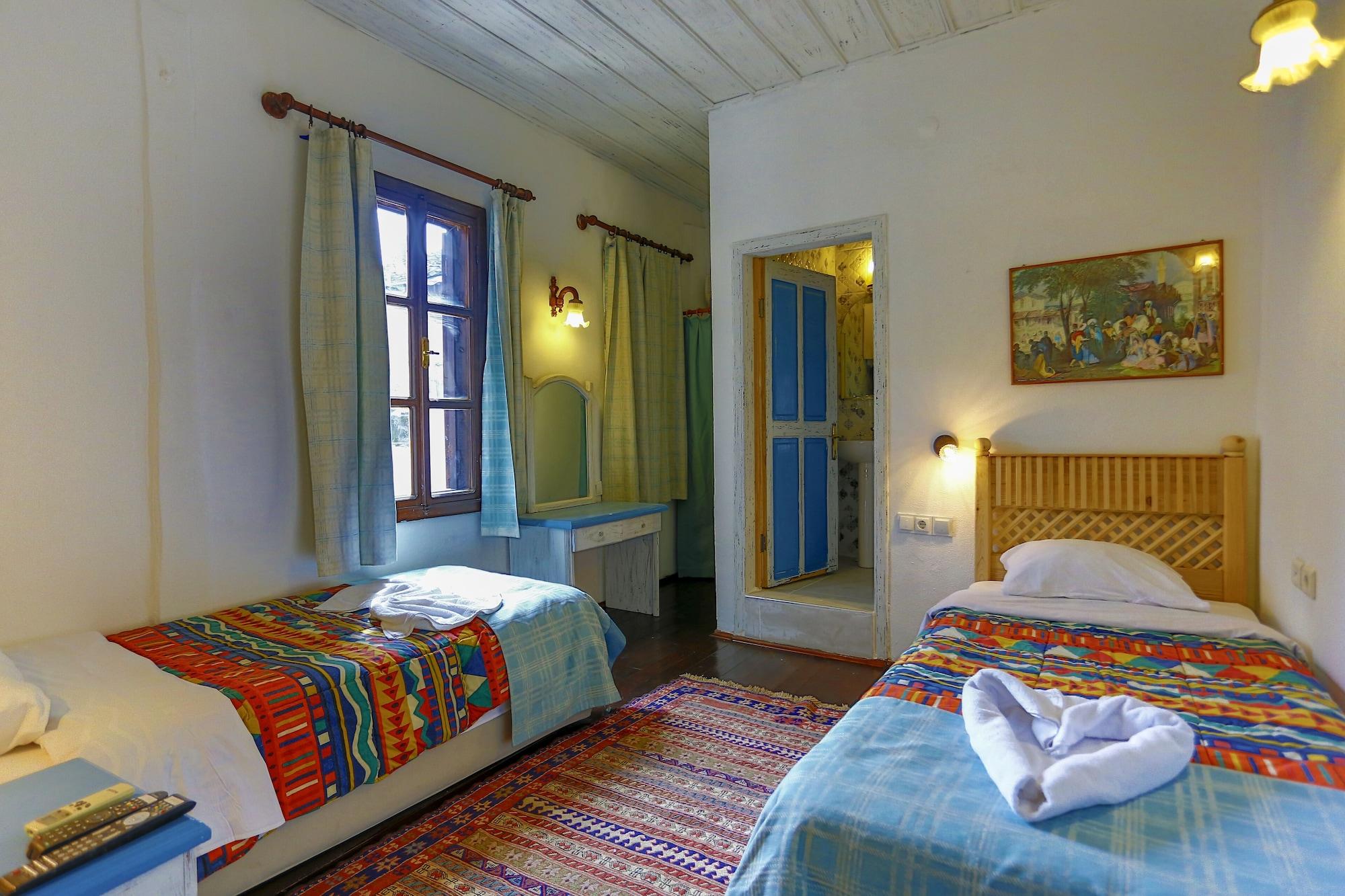 Atelya Art Hotel