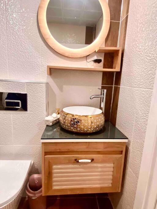 Licensed ,jazzy Class 3 Bedrooms Homes 100mb Wi-fi Daire