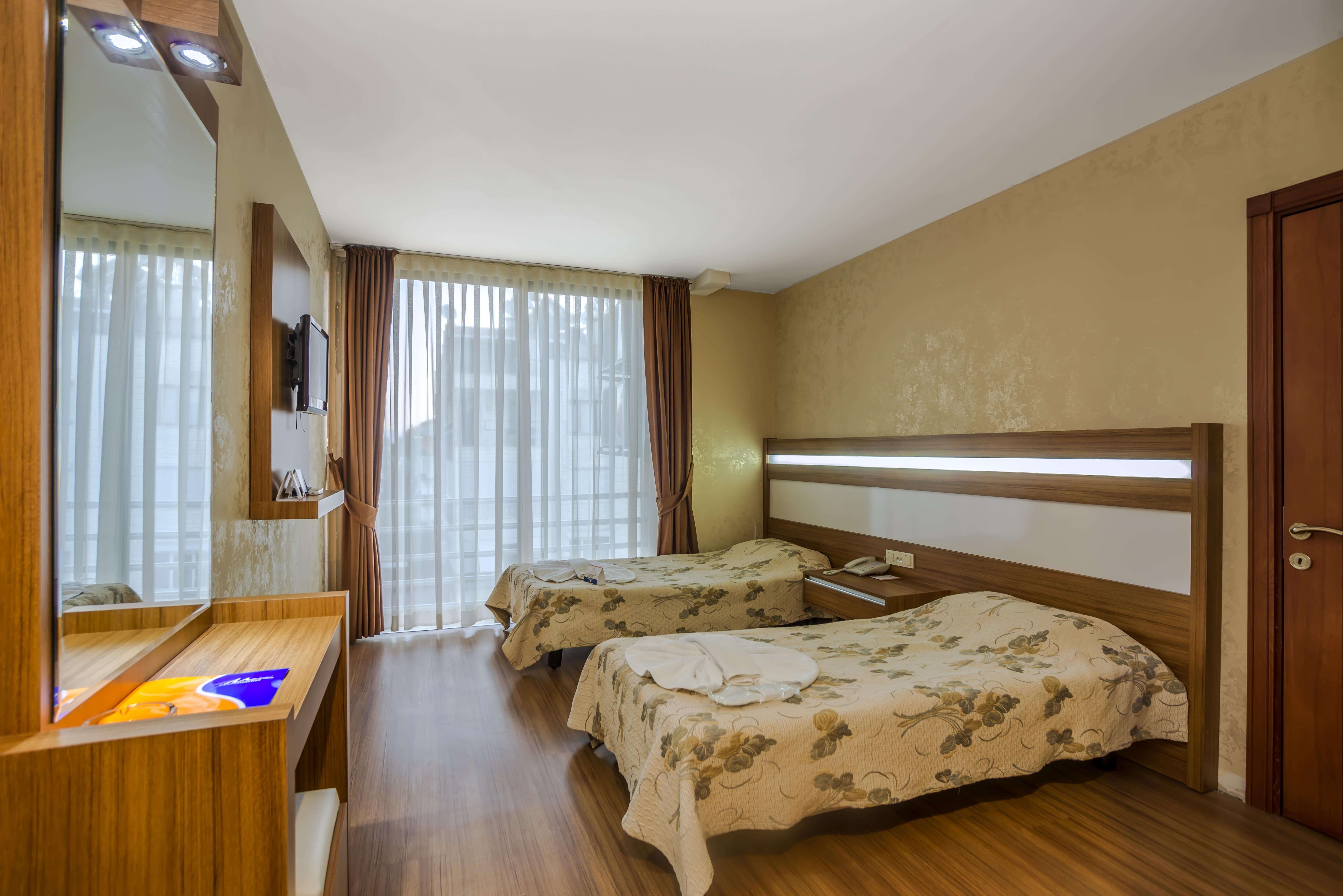 Santa Marina Hotel 3*