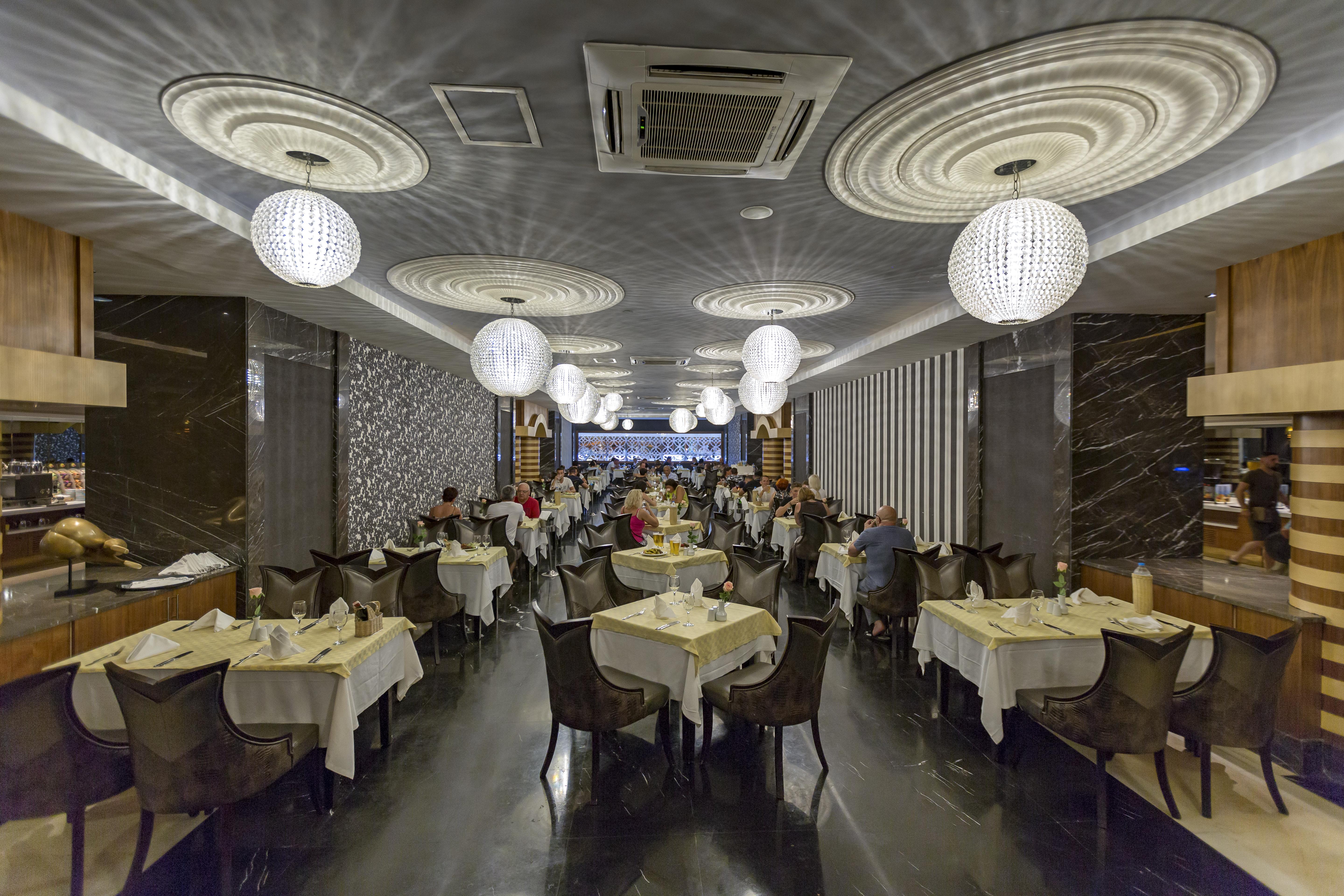 Royal Palace 5*