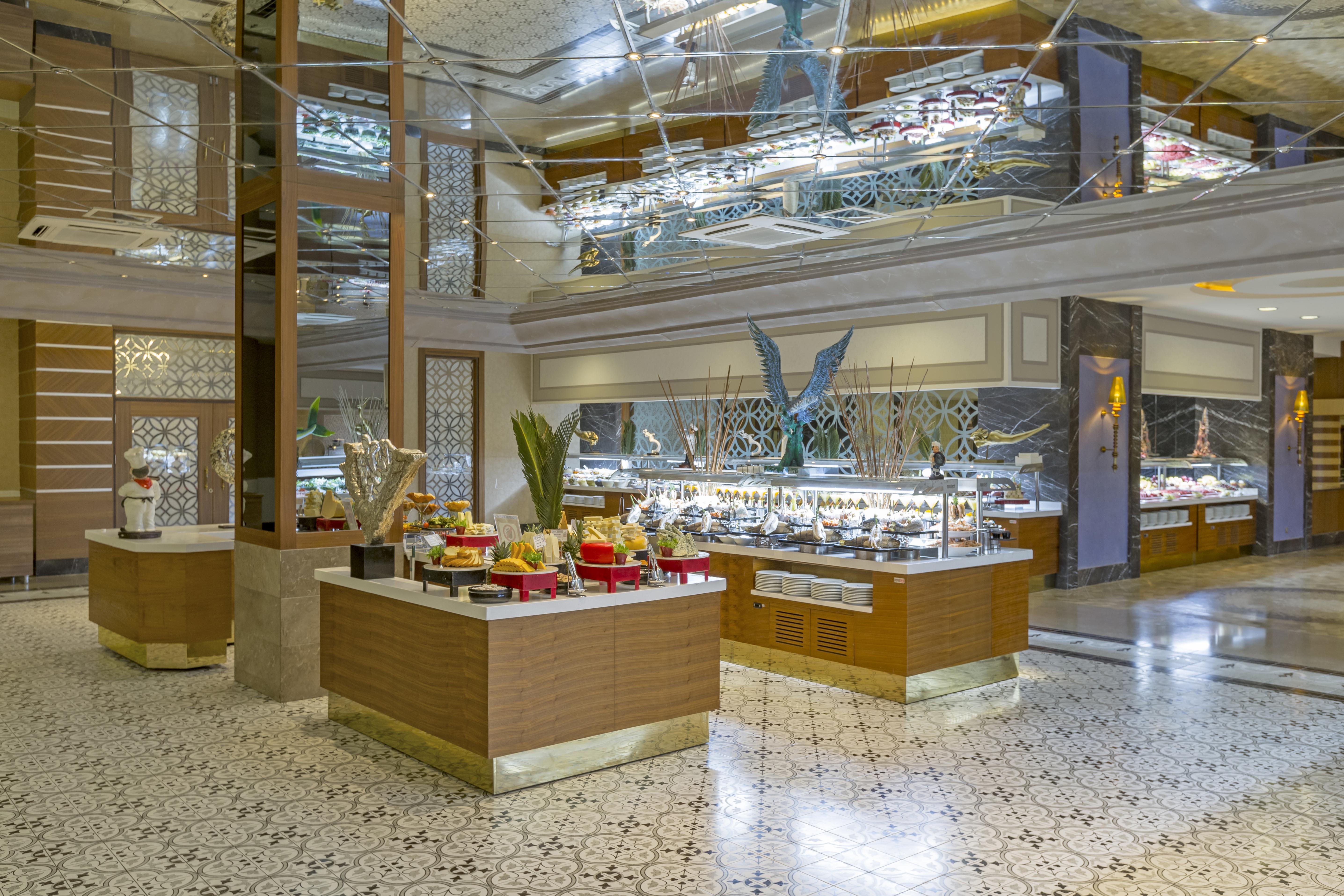 Royal Palace Resort 5*