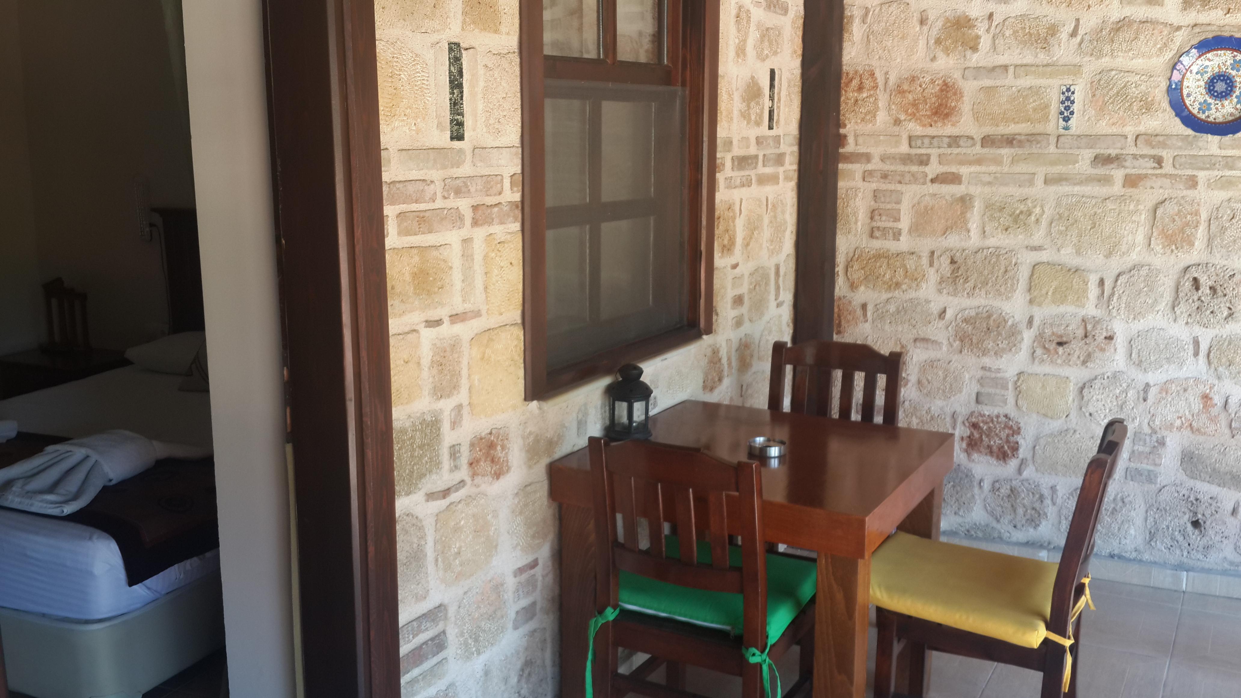 Hadrian Gate Otel
