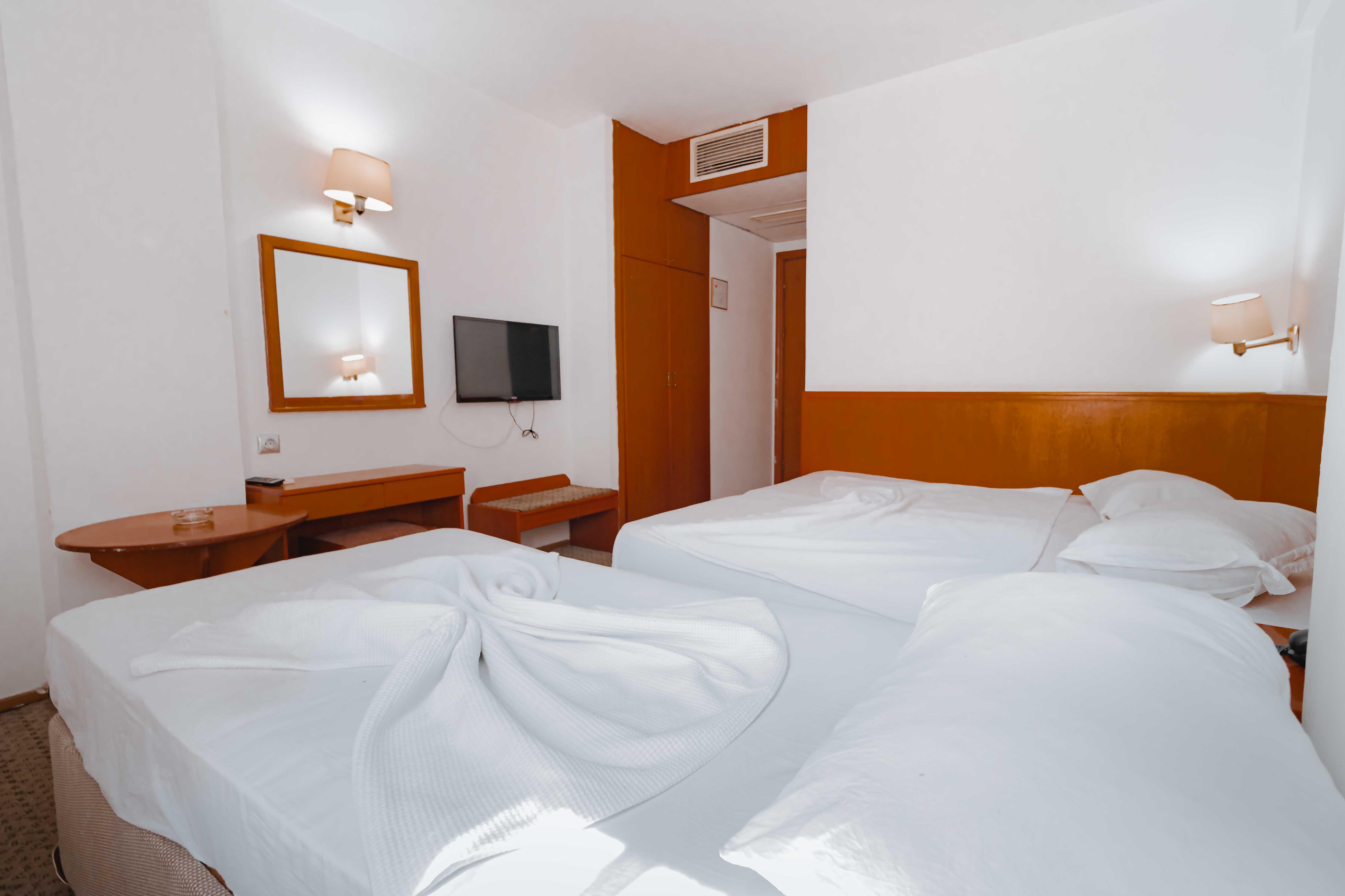 Hotel Gueleryuez 2