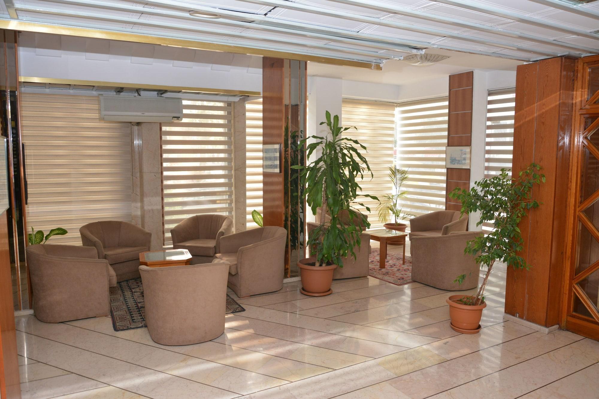 Hotel Gueleryuez 2