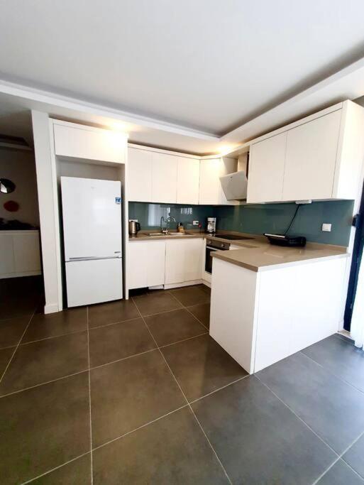 Eine Wunderschone Mit Pool Und Garten Apartment Antalya