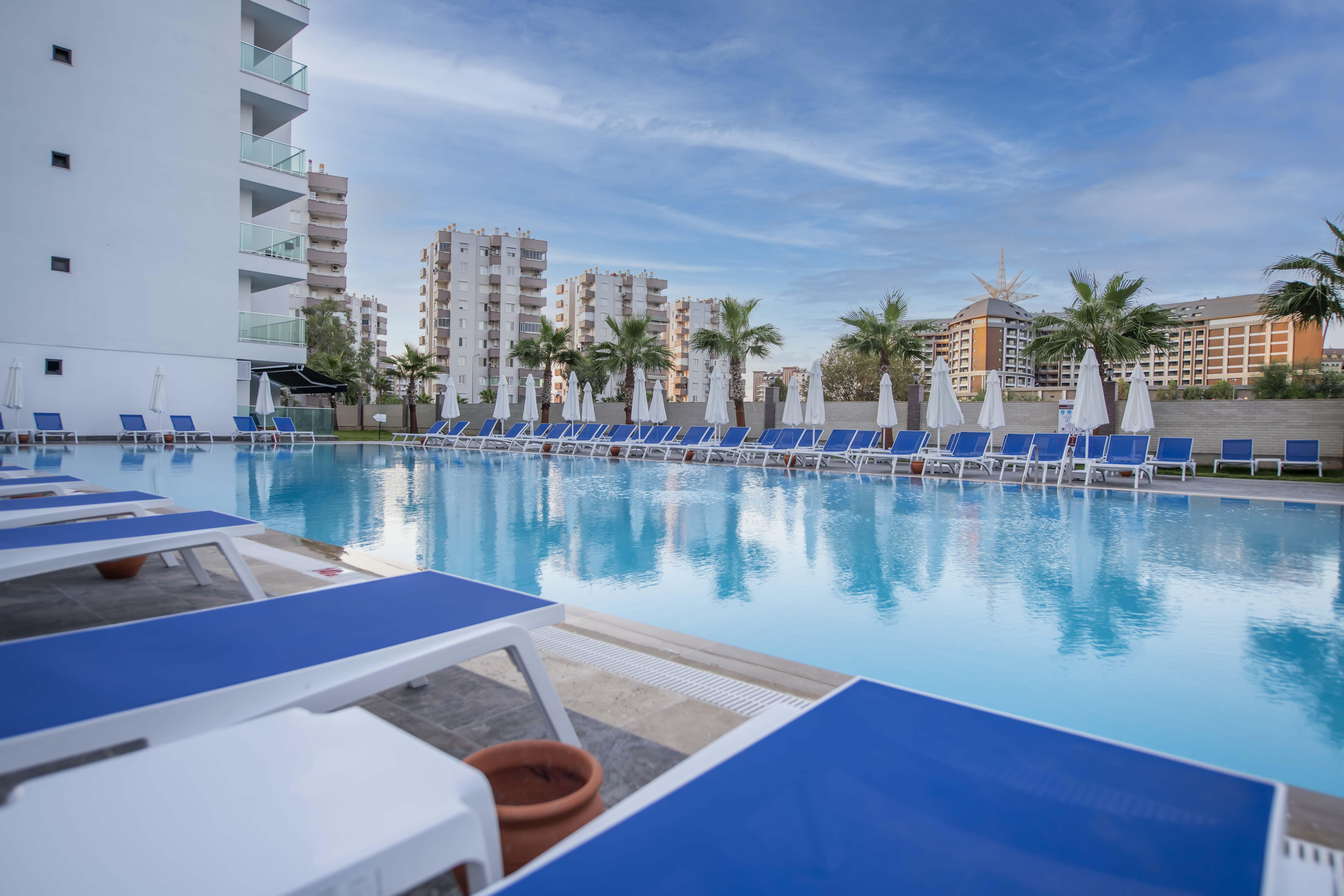 Royal Towers Lara