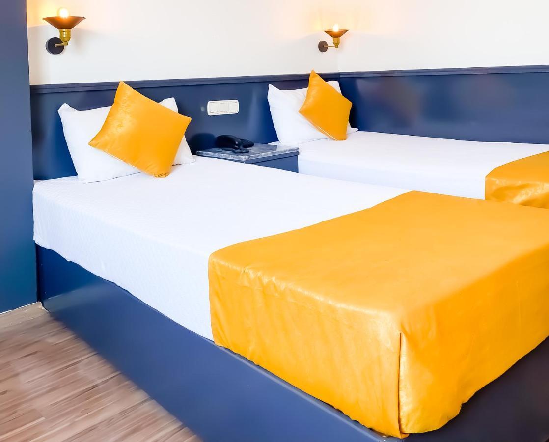 Hotel Gueleryuez 2 2*
