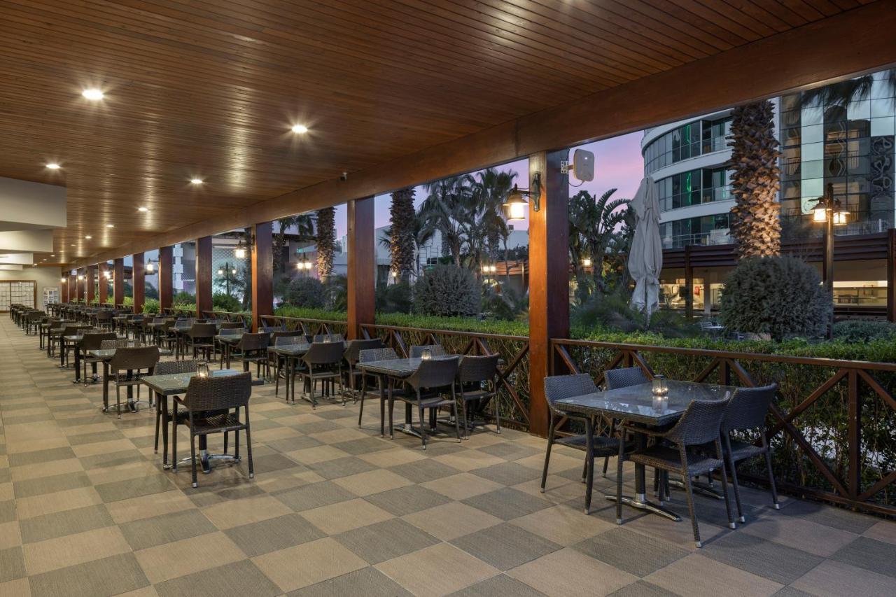 Wyndham Garden Lara 4*