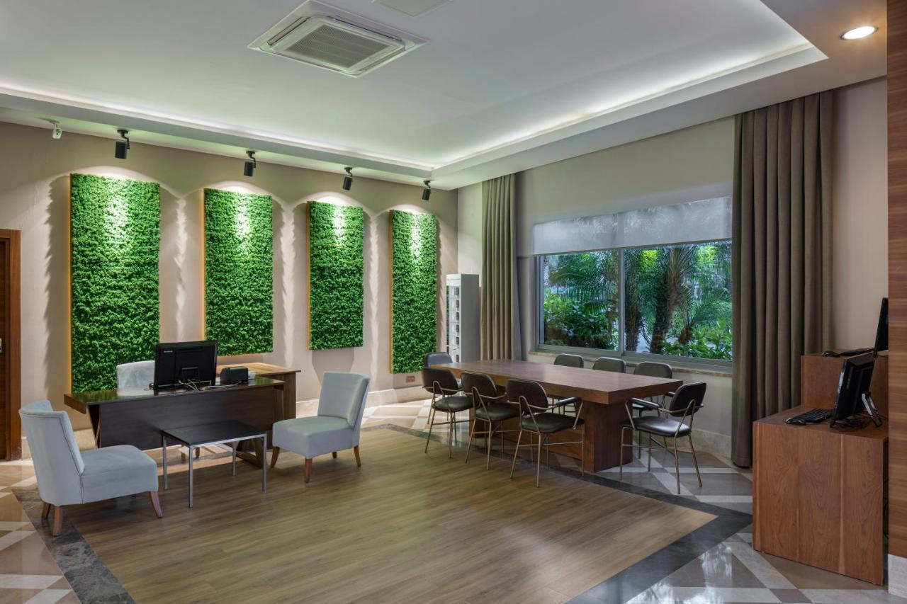 Wyndham Garden Lara 4*