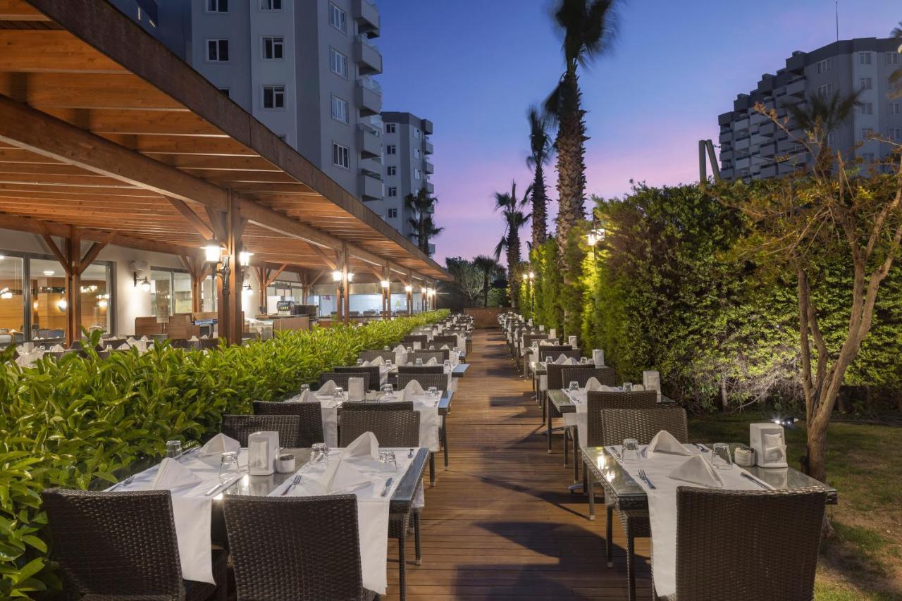 Wyndham Garden Lara 4*