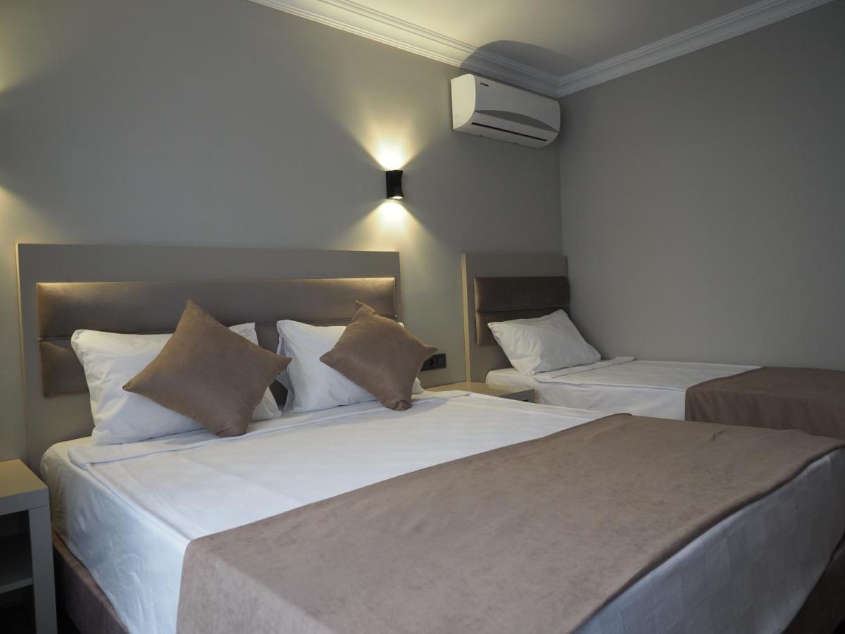Zenia Hotel *