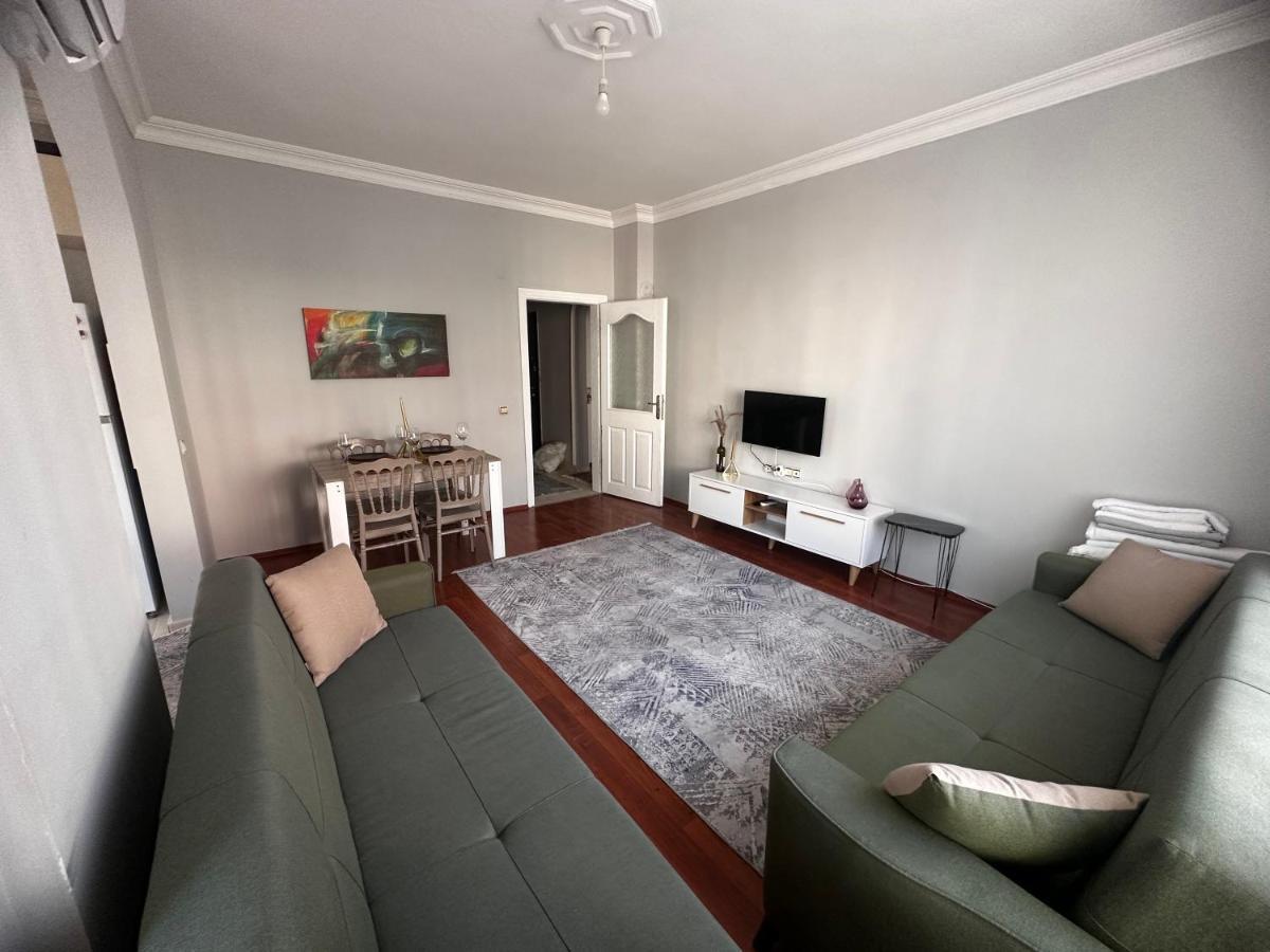 Daire 500 Meters To Konyaalti Beach, 2+1 Fully Furnished Antalya