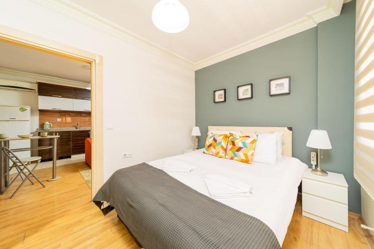 Bright Apartment *