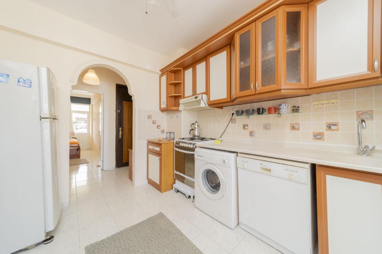 Daire Spacious Flat Near Lara In Muratpasa *