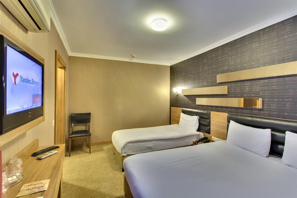 Antroyal Otel