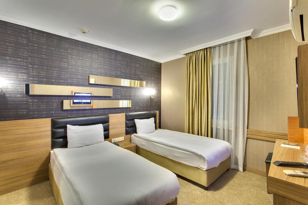Otel Antroyal 3*