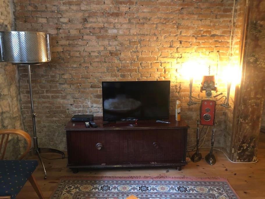 Ozzy Homes Apartment