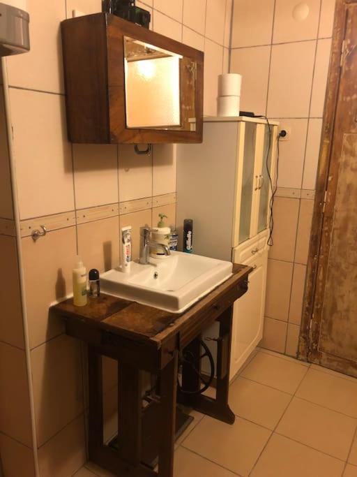 Ozzy Homes Apartment *