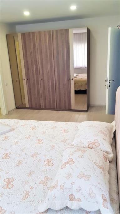 Apartment 10 Location, Close To Beaches And Anywhere *