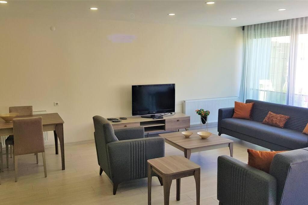 Apartment 10 Location, Close To Beaches And Anywhere Antalya