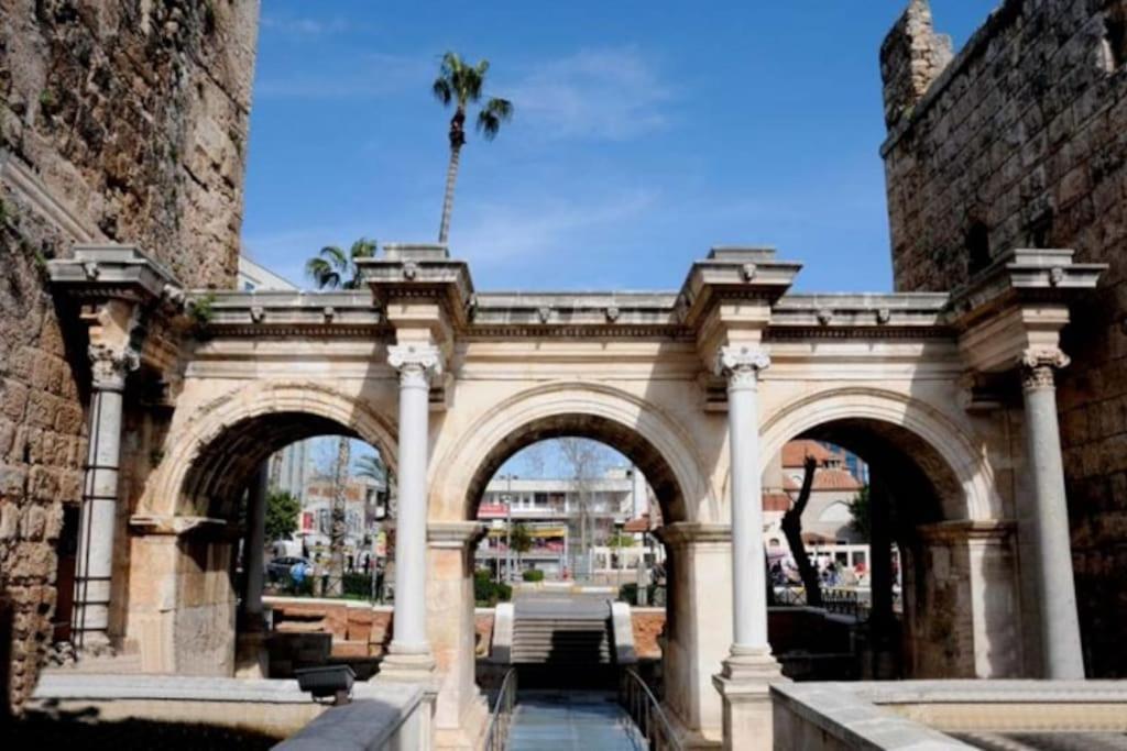 10 Location, Close To Beaches And Anywhere * Antalya