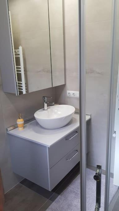 10 Location, Close To Beaches And Anywhere Apartment Antalya