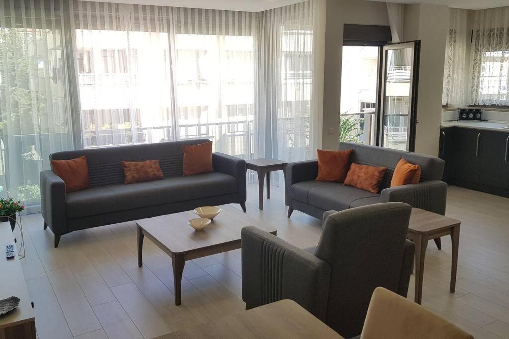 10 Location, Close To Beaches And Anywhere