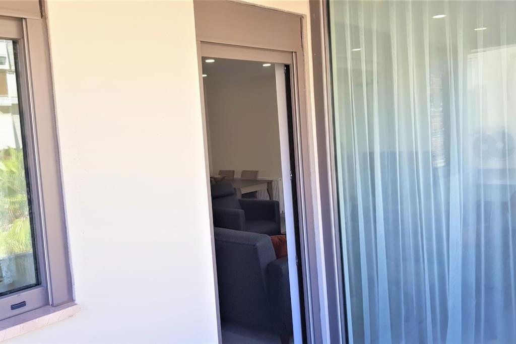 10 Location, Close To Beaches And Anywhere Apartment *