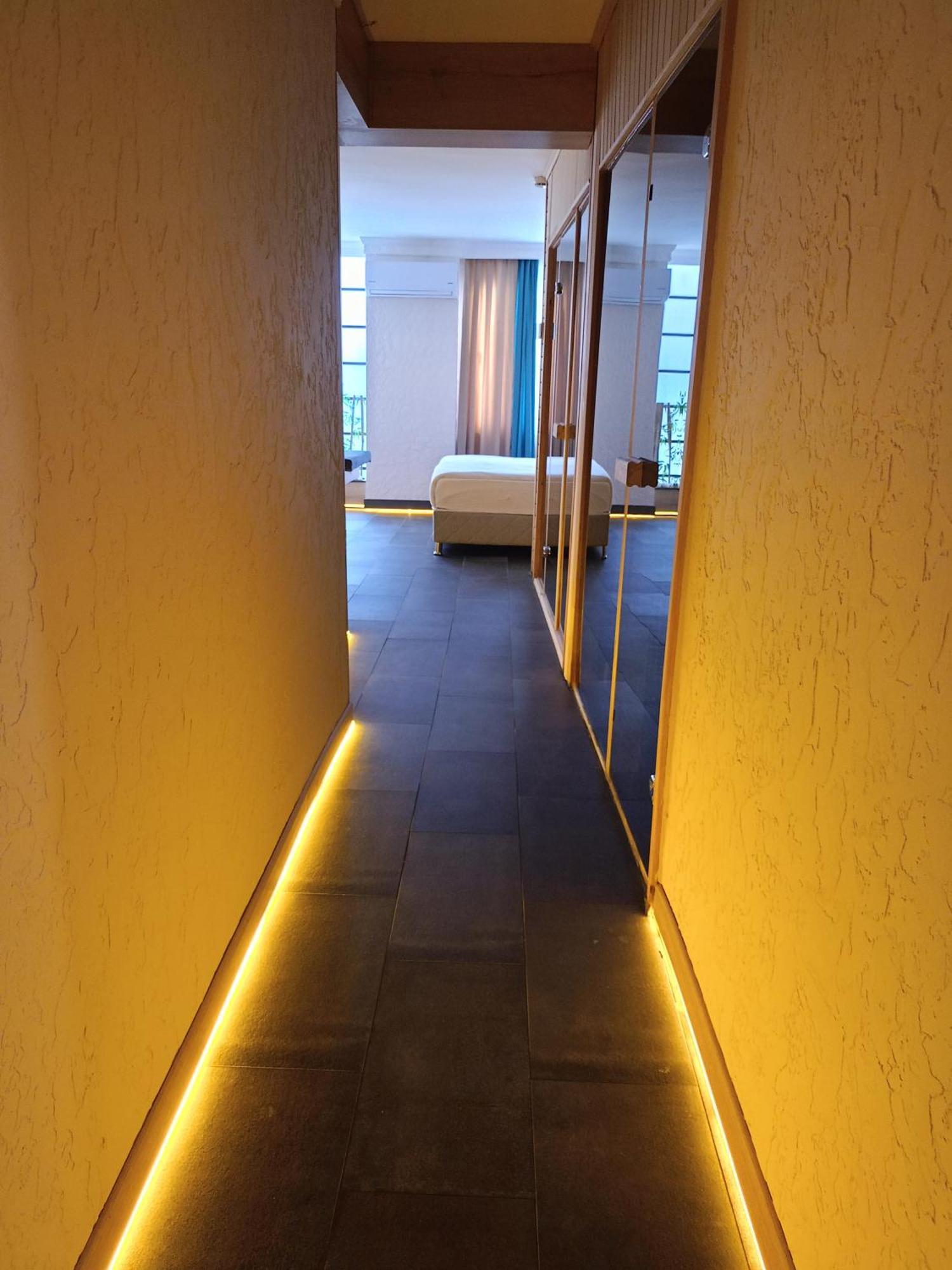Privado Otel 3*