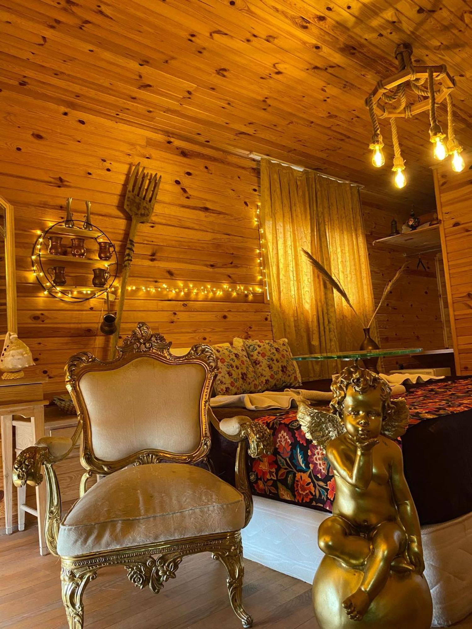White Country Boutique 3*
