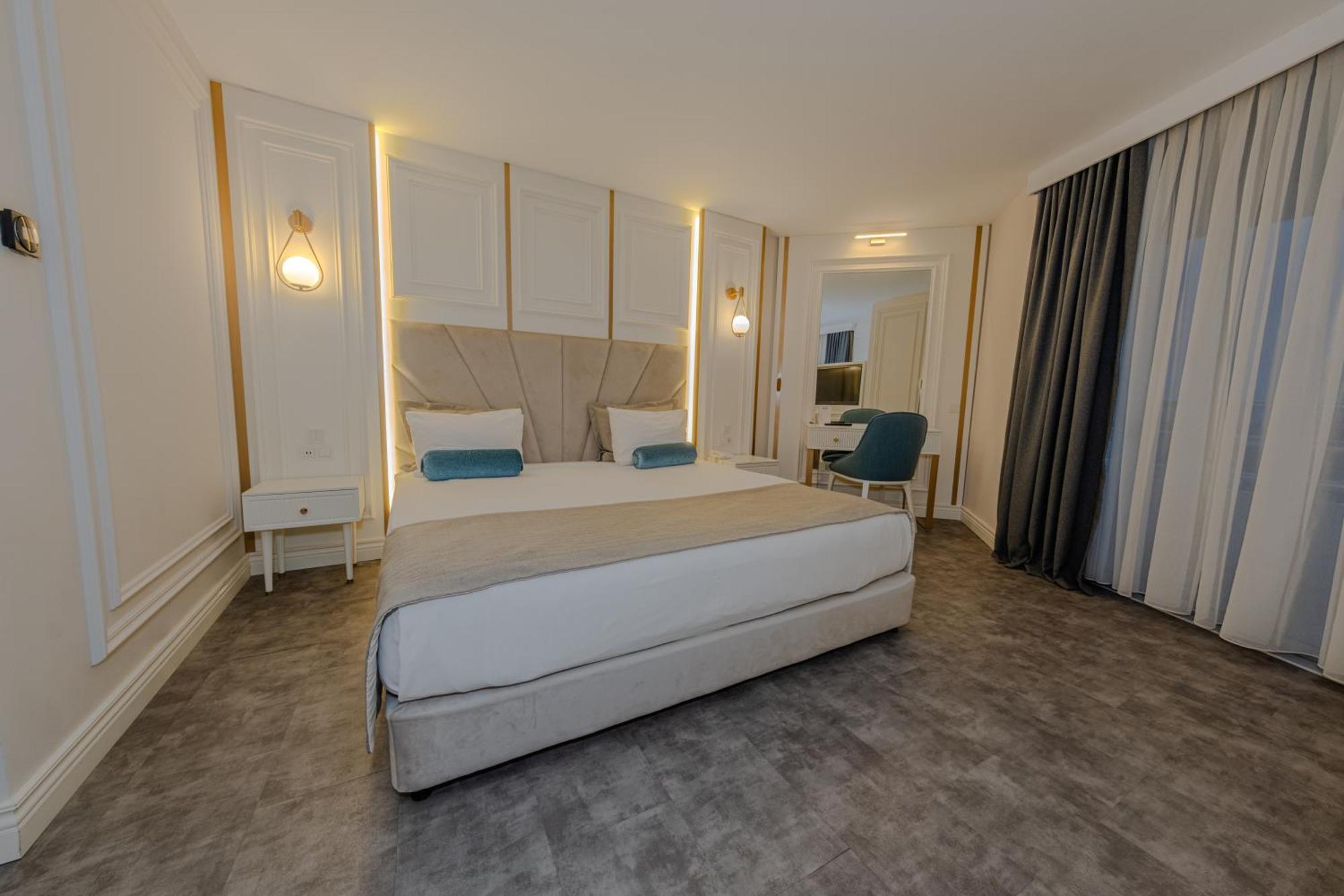 Hotel Western Khan 4*