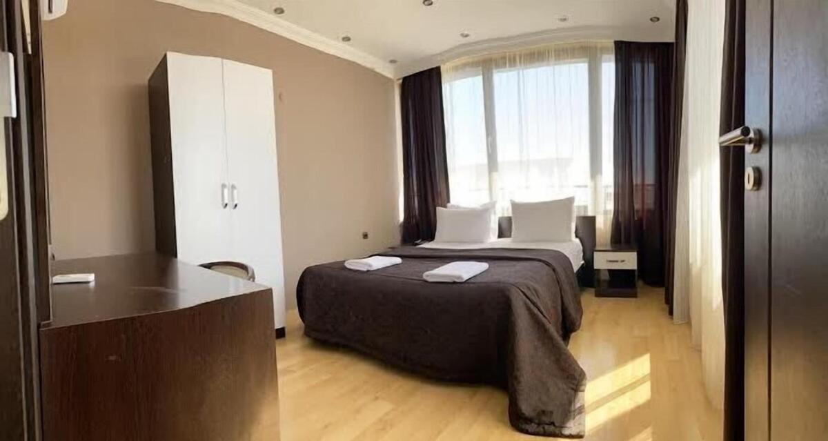 Otel Kolibry Sv 2*