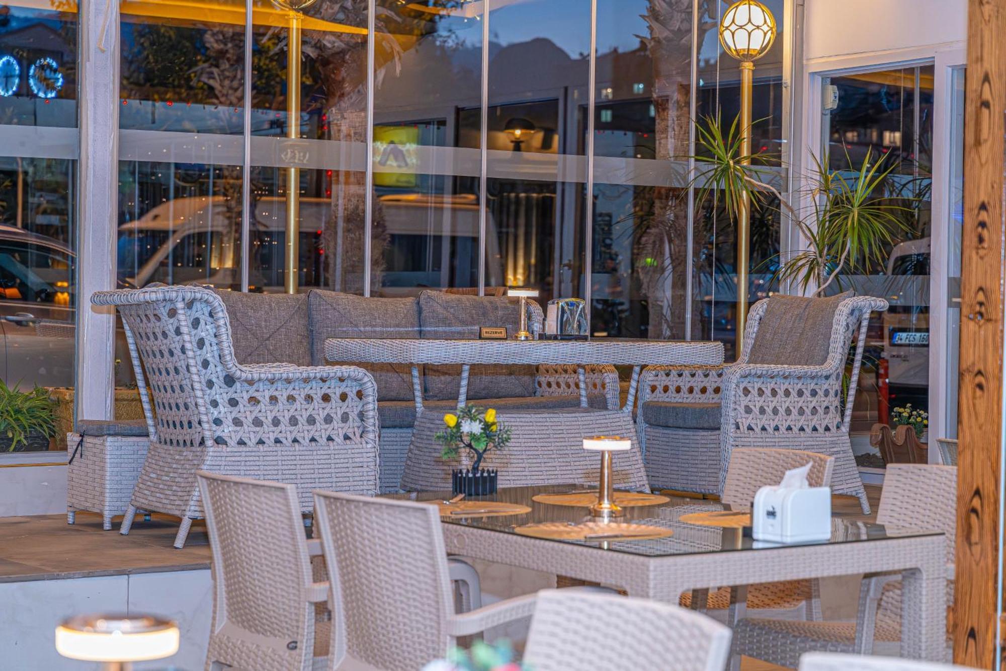 Far Life Hotel 3*