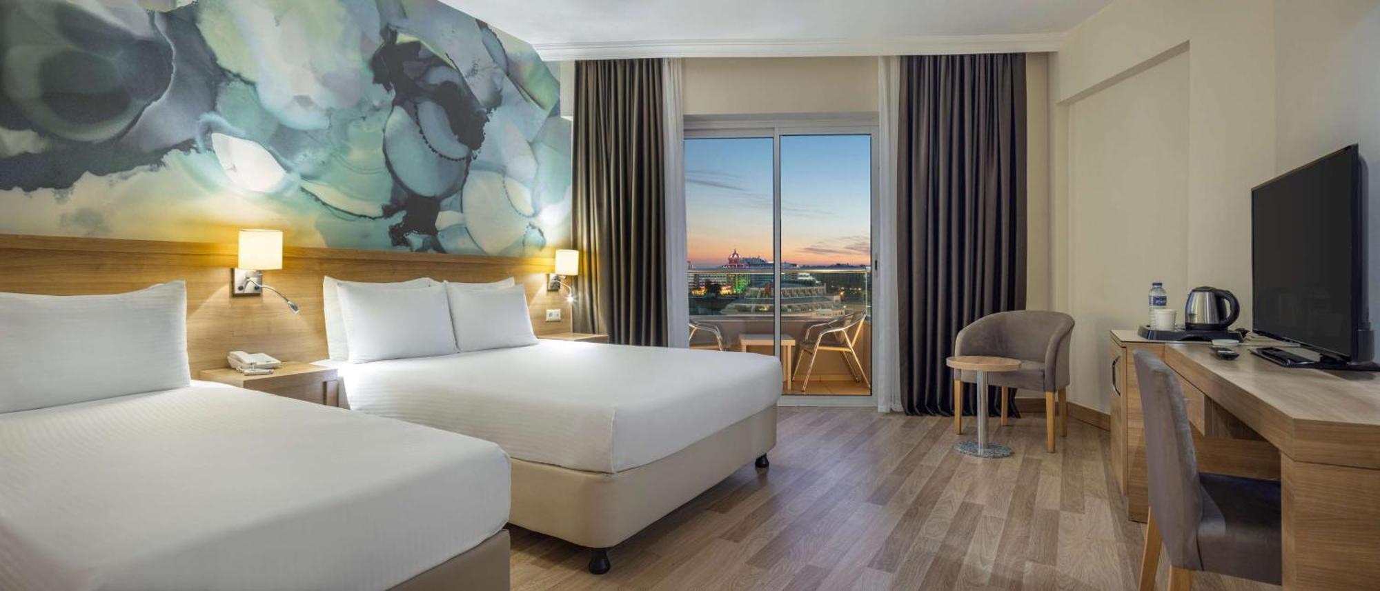 Wyndham Garden Lara Hotel 4*