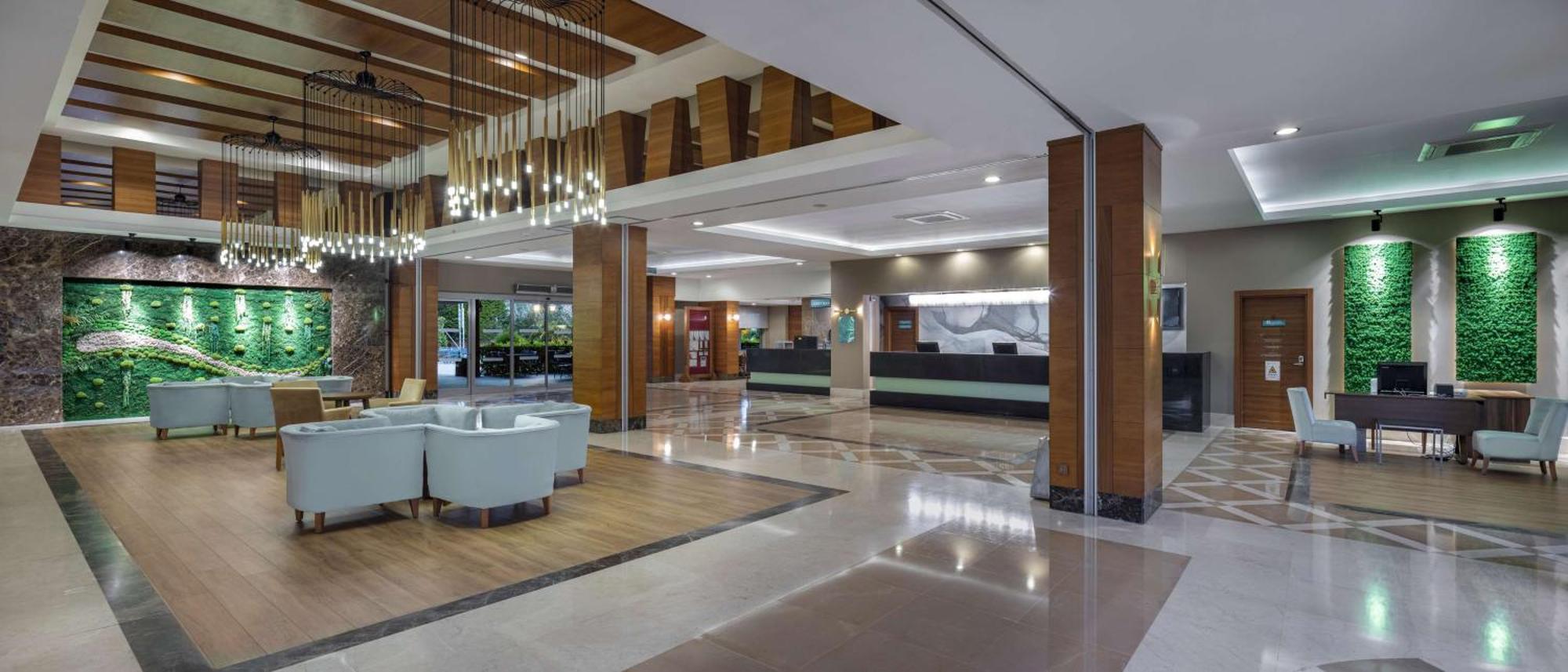 Wyndham Garden Lara 4* Antalya