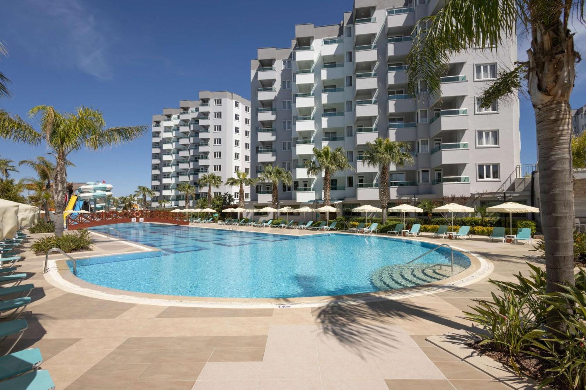 Hotel Wyndham Garden Lara 4*