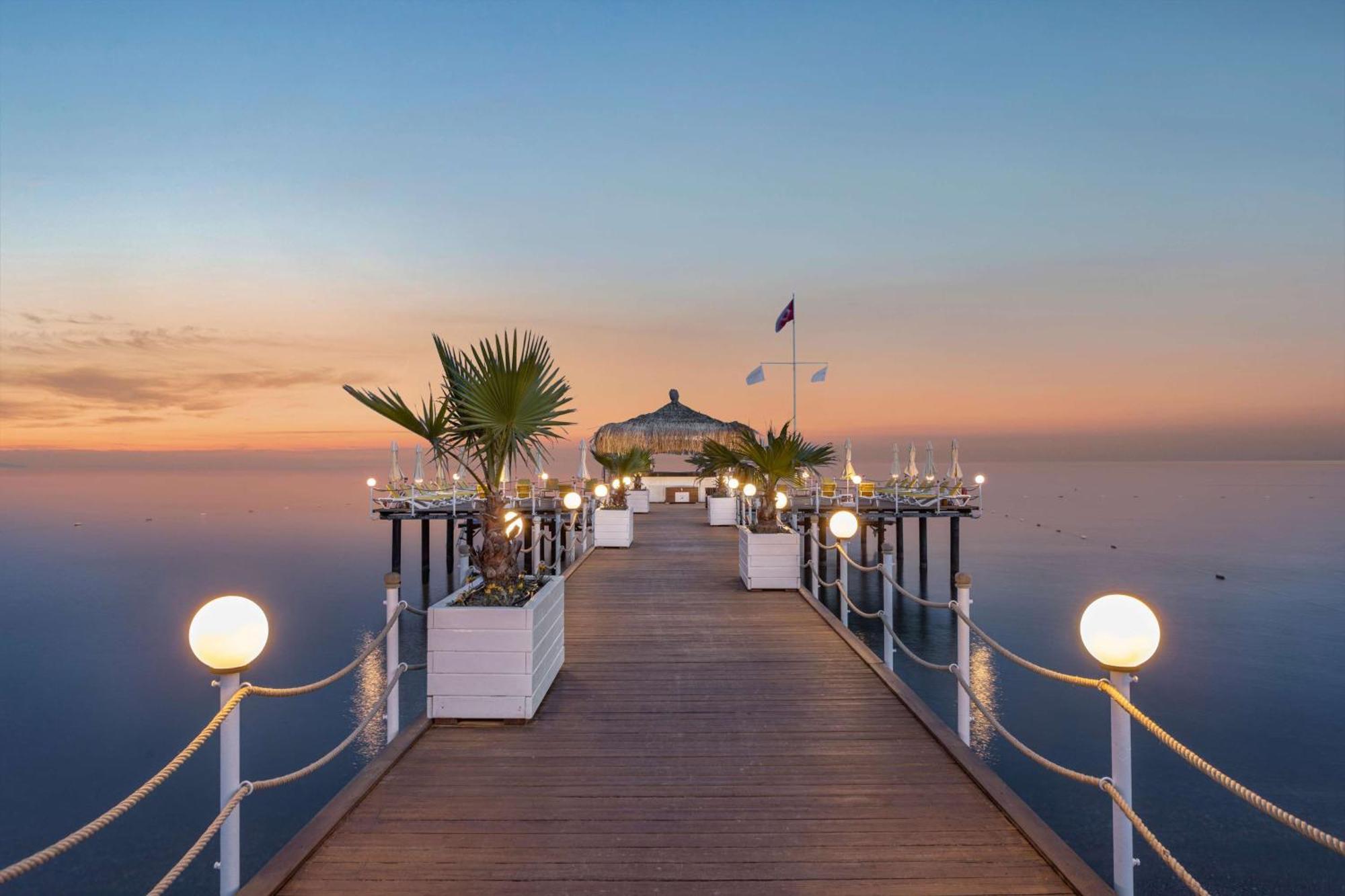 Hotel Wyndham Garden Lara 4*