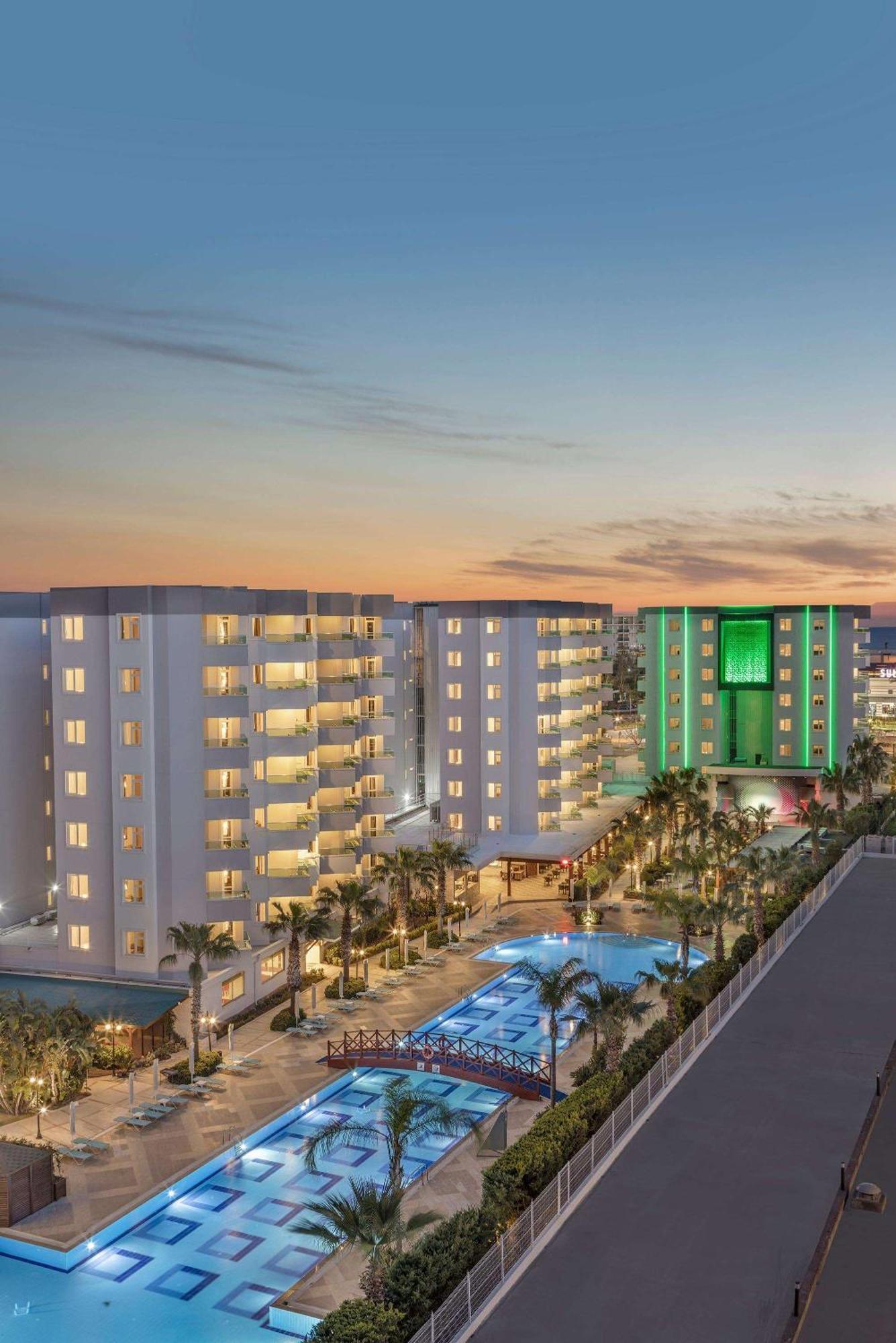 Wyndham Garden Lara 4* Antalya